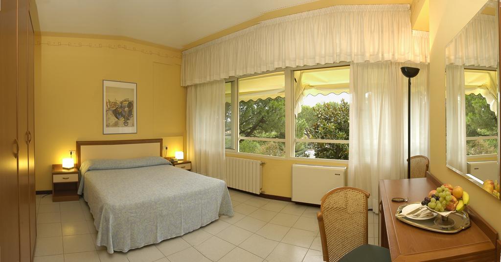 Hotel Le Ginestre Lido di Camaiore Exterior foto