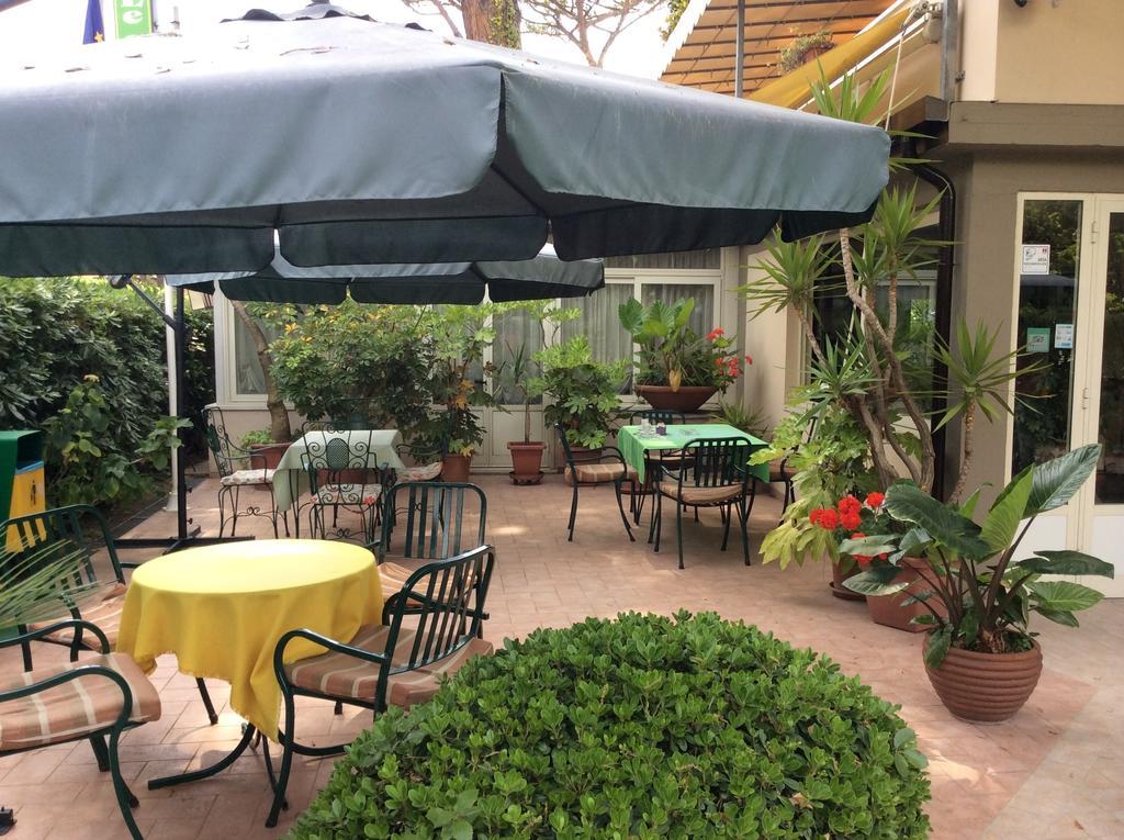Hotel Le Ginestre Lido di Camaiore Exterior foto