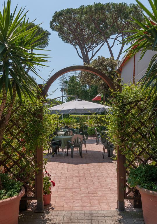 Hotel Le Ginestre Lido di Camaiore Exterior foto